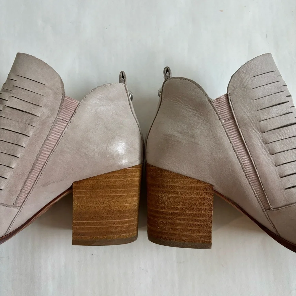 Donald J Pliner Elton Leather Cut Out Ankle Boots Pale Pink Gray Size 6M